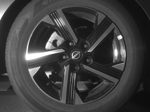 Used 2025 Nissan Sentra SV FWD image 15