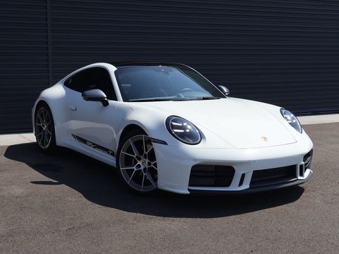 Certified 2025 Porsche 911 Carrera T RWD image 8
