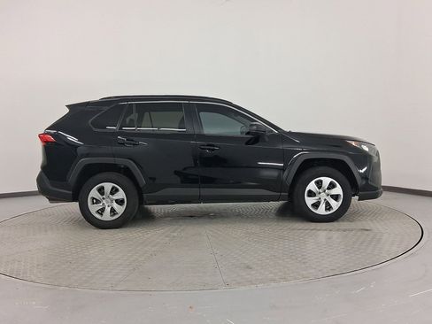 Used 2020 Toyota RAV4 LE image 8