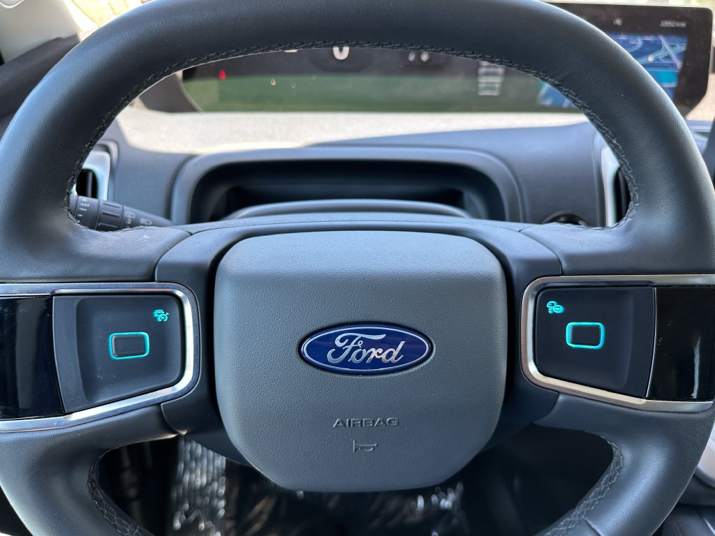 Used 2025 Ford Expedition Active RWD image 28