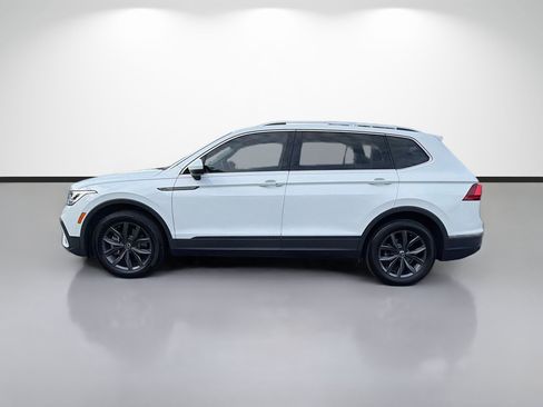 Certified 2024 Volkswagen Tiguan SE w/ Panoramic Sunroof Package FWD image 7