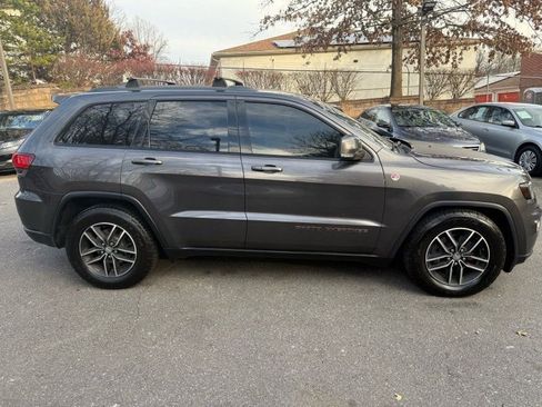 Used 2017 Jeep Grand Cherokee Trailhawk image 8