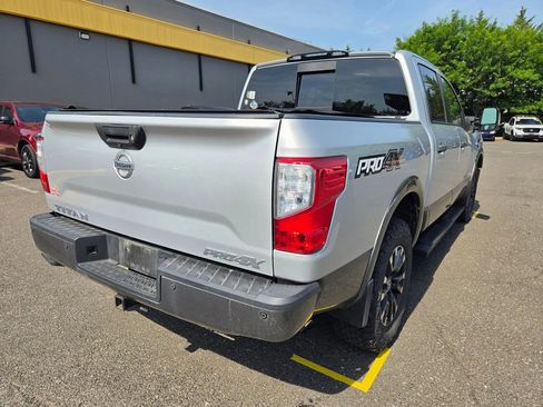 Used 2017 Nissan Titan PRO-4X w/ Pro-4x Convenience Package AWD/4WD image 7