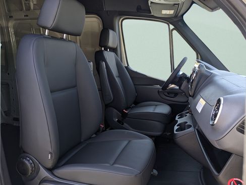New 2026 Mercedes-Benz Sprinter 2500 image 7