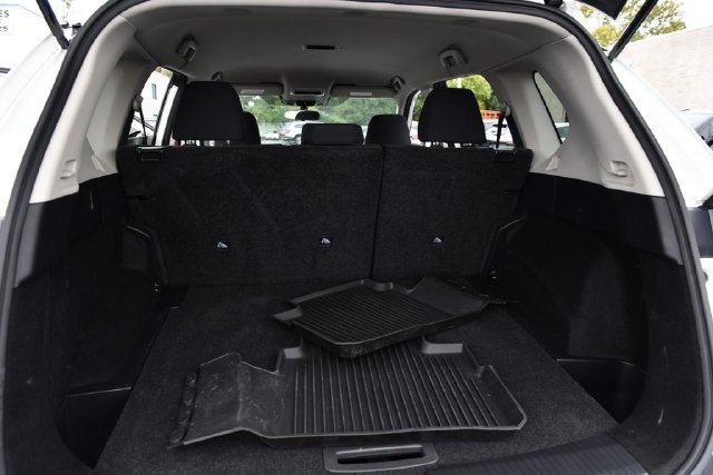 Used 2023 Nissan Rogue S FWD image 22