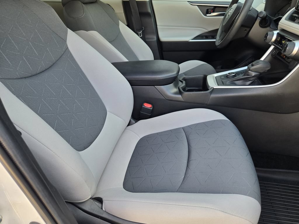 Used 2022 Toyota RAV4 XLE w/ Convenience Package AWD/4WD image 11