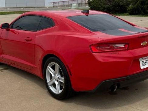 Used 2017 Chevrolet Camaro LT RWD image 6