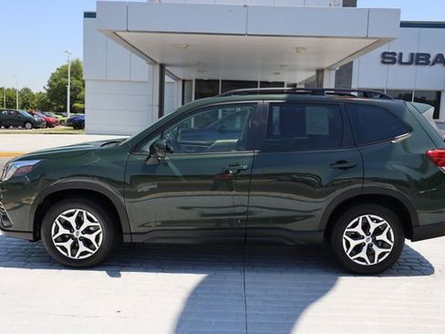 Certified 2023 Subaru Forester Premium AWD/4WD image 2