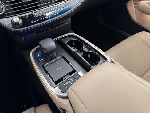 Used 2021 Lexus LS 500 RWD image 17
