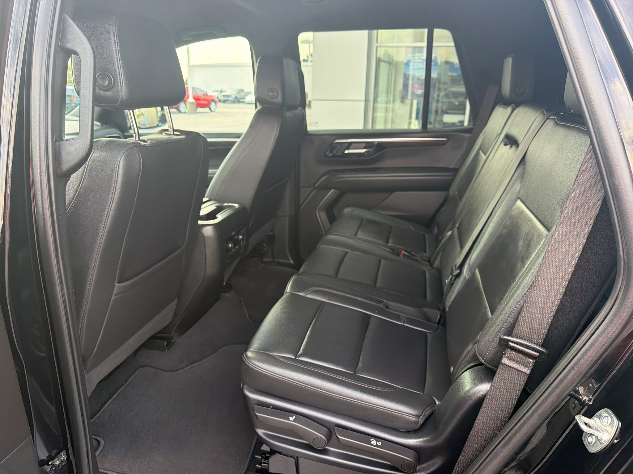 Used 2025 Chevrolet Tahoe LT AWD/4WD image 11