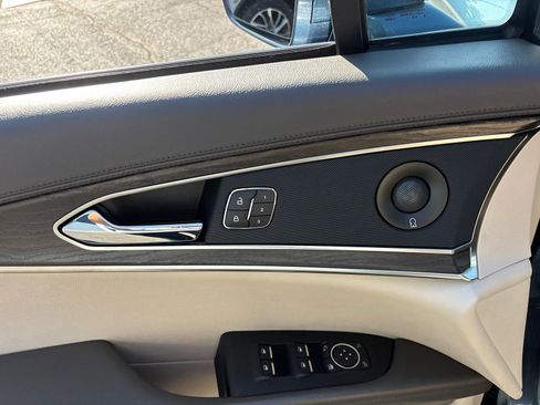 Used 2019 Lincoln Nautilus Reserve FWD image 12