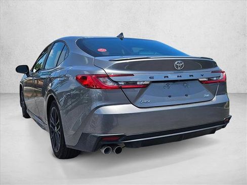 Used 2025 Toyota Camry SE FWD image 8