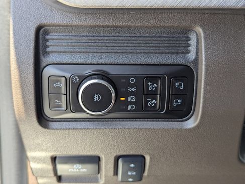 Certified 2025 Ford F250 King Ranch AWD/4WD image 35