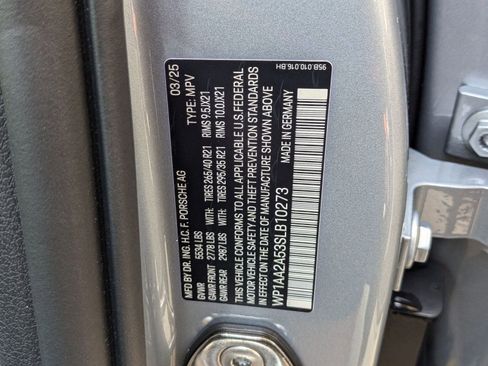 Used 2025 Porsche Macan image 30