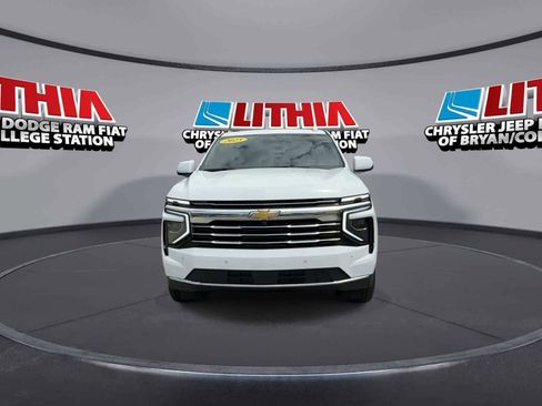 Used 2025 Chevrolet Tahoe LT AWD/4WD image 3