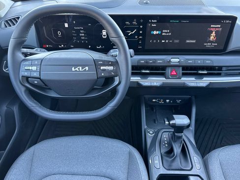 Used 2025 Kia K4 EX FWD image 16