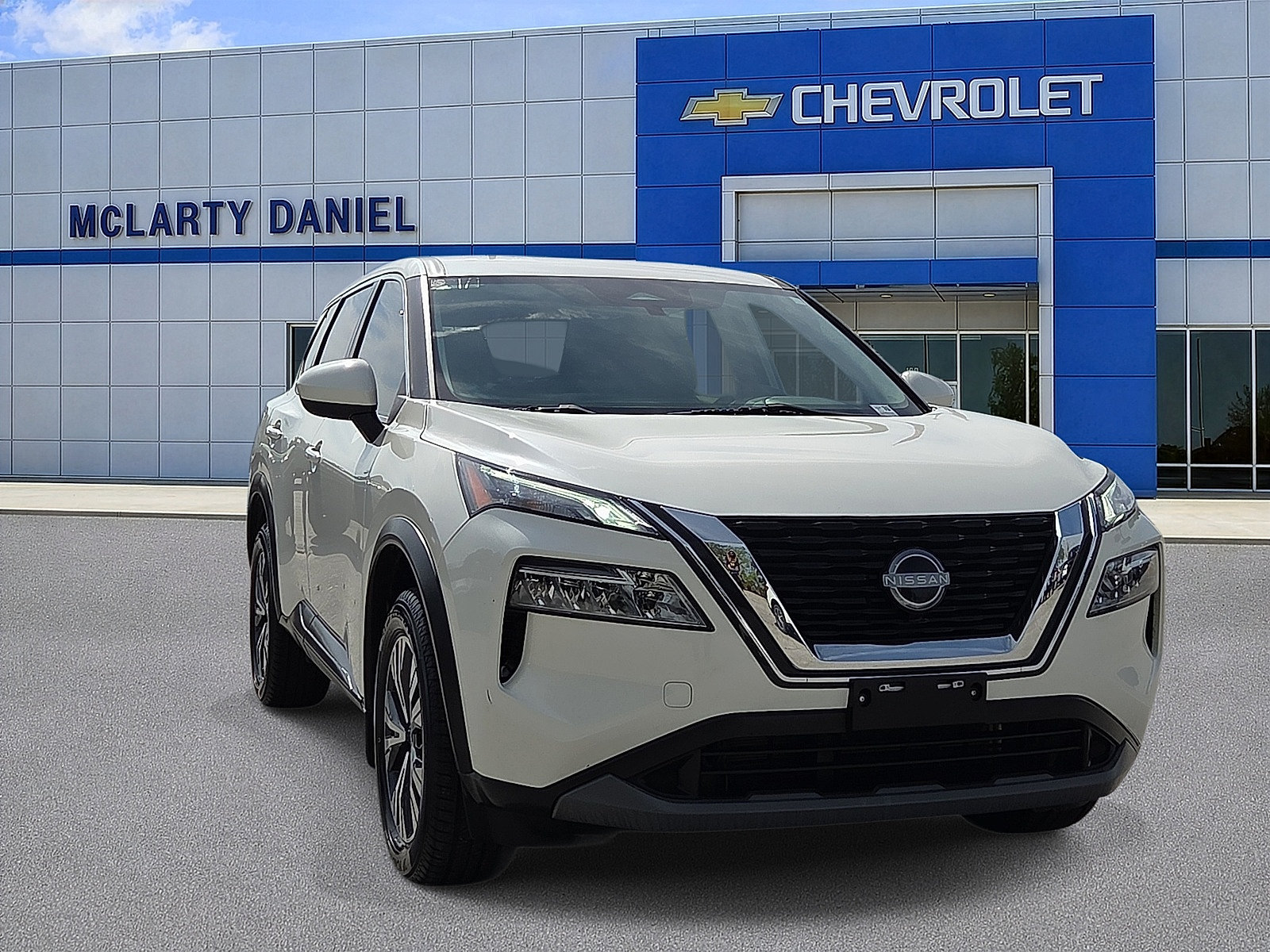 Used 2023 Nissan Rogue SV FWD image 1