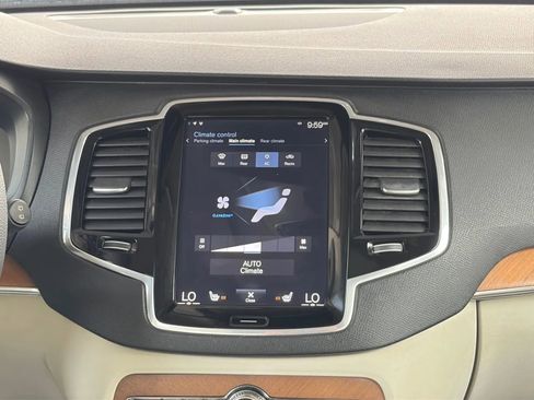 Used 2017 Volvo XC90 T6 Inscription w/ Vision Package image 15