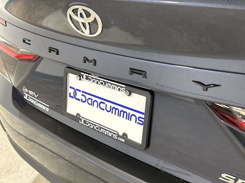 Used 2026 Toyota Camry SE FWD image 25