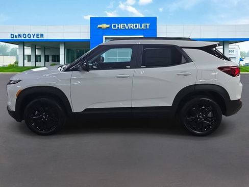 New 2026 Chevrolet TrailBlazer LT w/ Midnight Edition AWD/4WD image 9