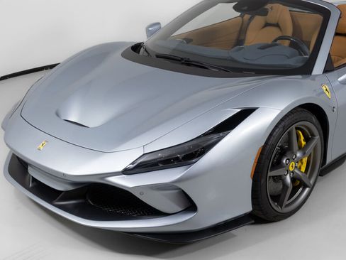 Used 2022 Ferrari F8 Tributo image 11