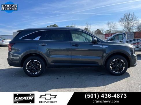 Used 2024 Kia Sorento S image 9