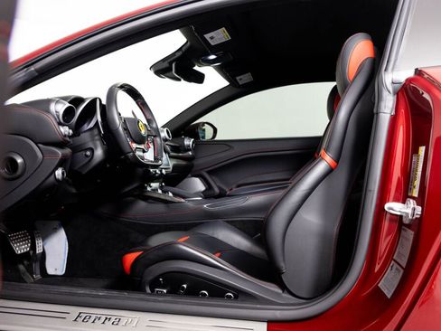 Certified 2019 Ferrari GTC4Lusso T RWD image 47