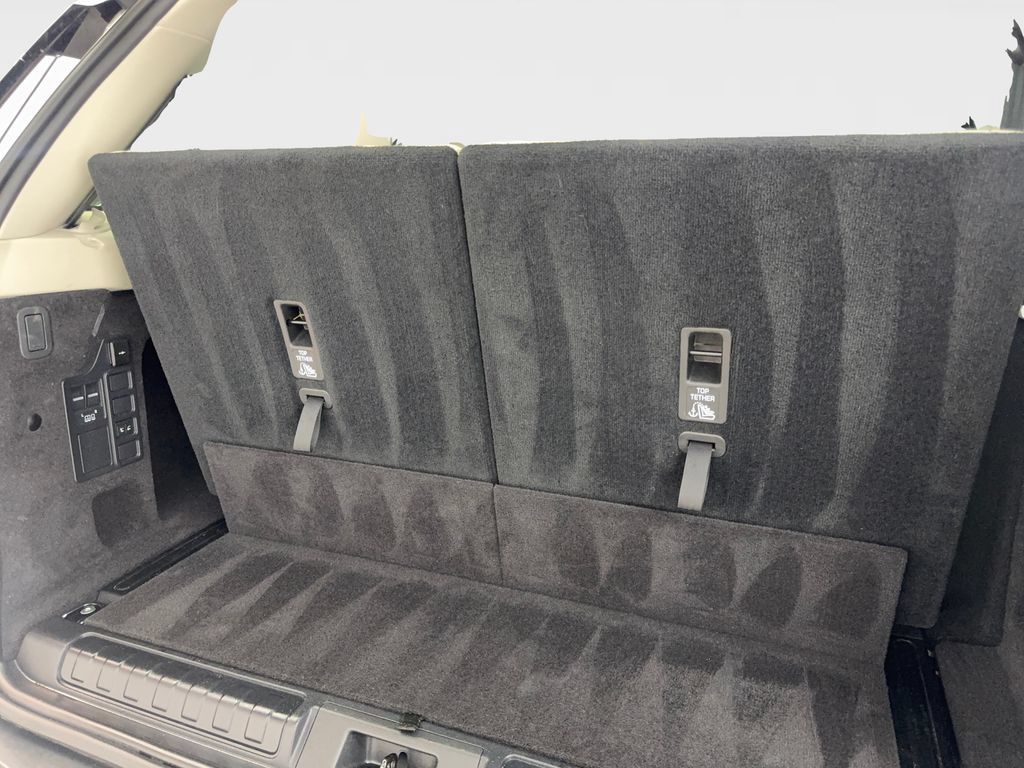 Used 2025 Land Rover Discovery S AWD/4WD image 84