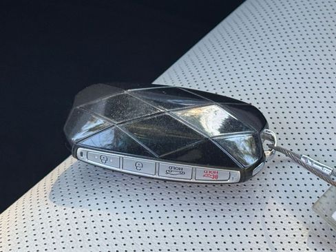 Used 2025 Genesis G70 2.5T image 22