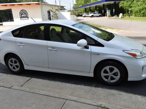 Used 2015 Toyota Prius Two FWD image 42