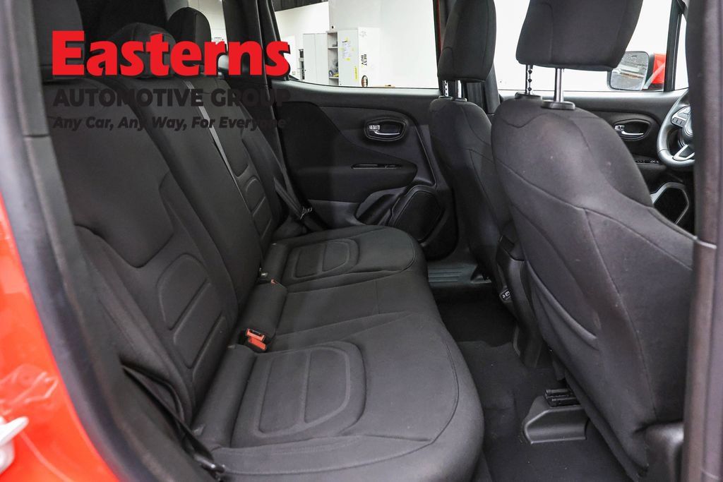 Used 2021 Jeep Renegade Latitude AWD/4WD image 25