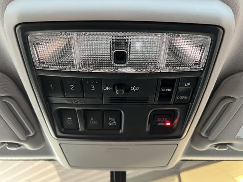 Used 2018 Toyota 4Runner Limited image 41