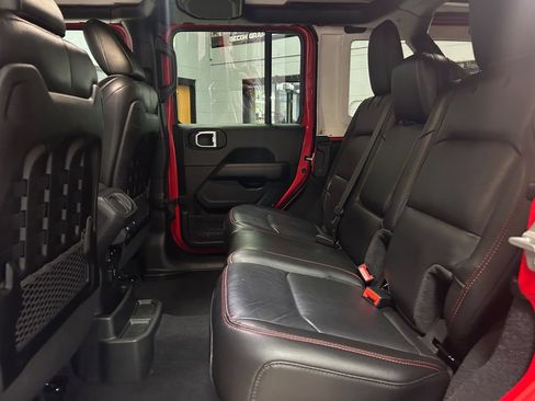 Used 2023 Jeep Wrangler Unlimited Rubicon w/ LED Lighting Group AWD/4WD image 14