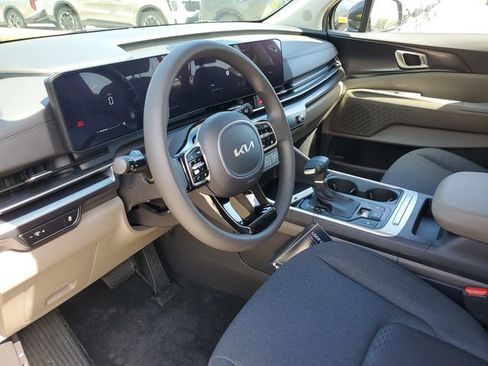 New 2026 Kia Carnival LX image 12