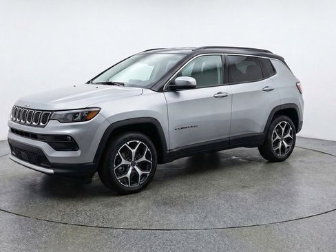 Used 2025 Jeep Compass Limited AWD/4WD image 3