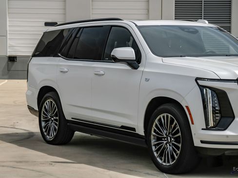 Used 2025 Cadillac Escalade Sport Platinum image 25