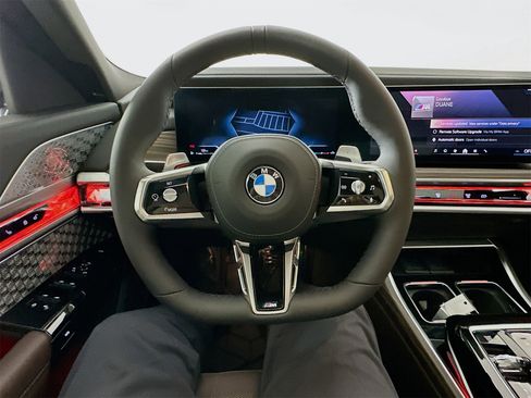 Used 2025 BMW 760i xDrive w/ Executive Package image 12