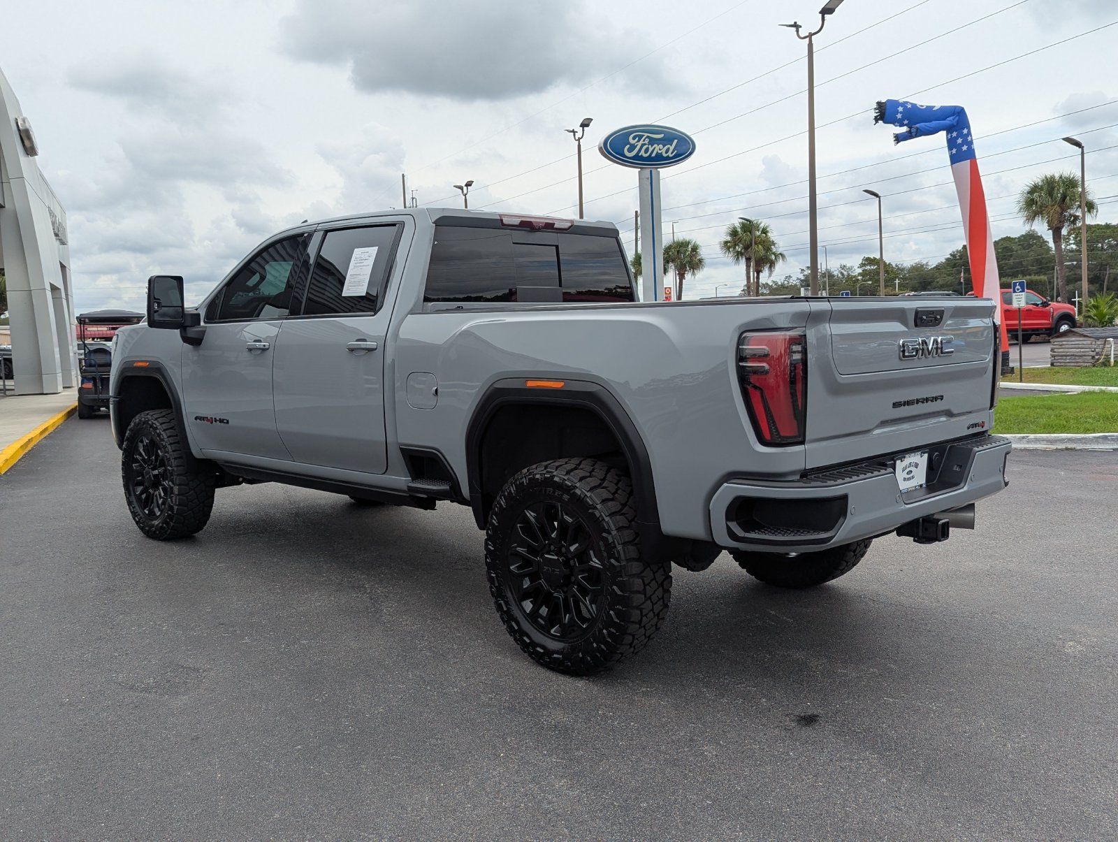 Used 2024 GMC Sierra 2500 AT4 w/ AT4 Premium Plus Package AWD/4WD image 6