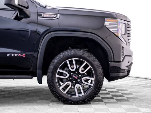 Used 2023 GMC Sierra 1500 AT4 w/ Technology Package AWD/4WD image 33