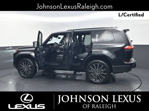 Used 2025 Lexus GX 550 w/ Cold Area Package AWD/4WD image 39