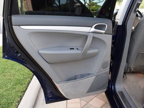 Used 2004 Porsche Cayenne Turbo AWD/4WD image 72