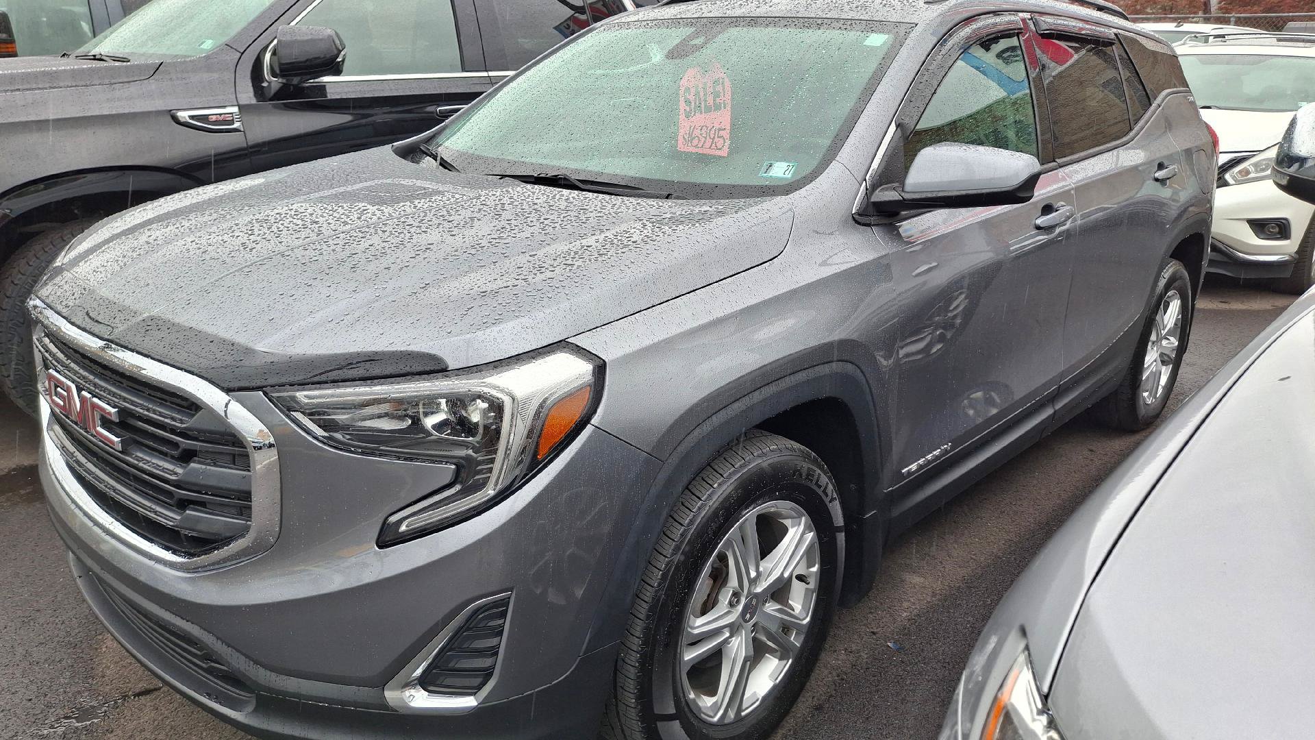 Used 2020 GMC Terrain SLE w/ Driver Convenience Package AWD/4WD image 3