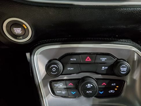 Used 2019 Dodge Challenger SXT RWD image 25
