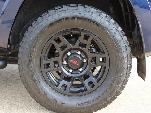 Used 2023 Toyota 4Runner SR5 Premium w/ Moonroof Package image 9