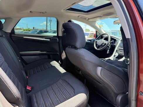 Used 2016 Ford Fusion SE FWD image 11