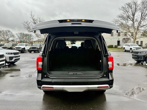 Used 2023 Ford Expedition Max XLT image 11