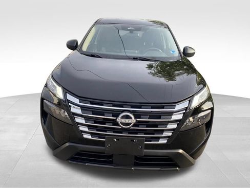 Used 2024 Nissan Rogue S FWD image 2