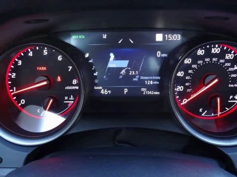 Used 2022 Toyota Camry XSE image 19