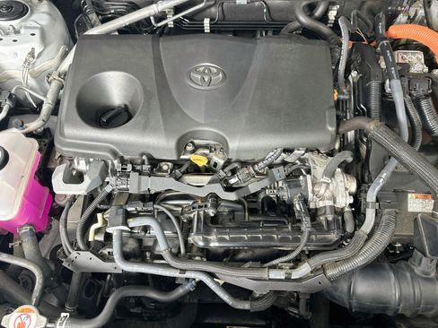 Used 2025 Toyota RAV4 XLE AWD/4WD image 34