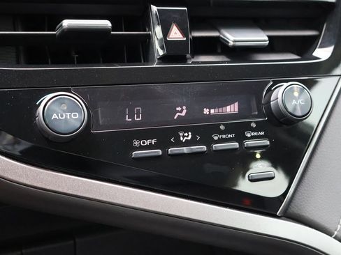 Used 2021 Toyota Camry SE FWD image 34